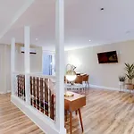 Beautiful 2 Bedroom Across From The House Of Representatives