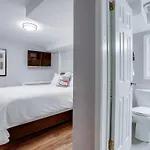 Beautiful 2 Bedroom Across From The House Of Representatives