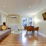 Beautiful 2 Bedroom Across From The House Of Representatives