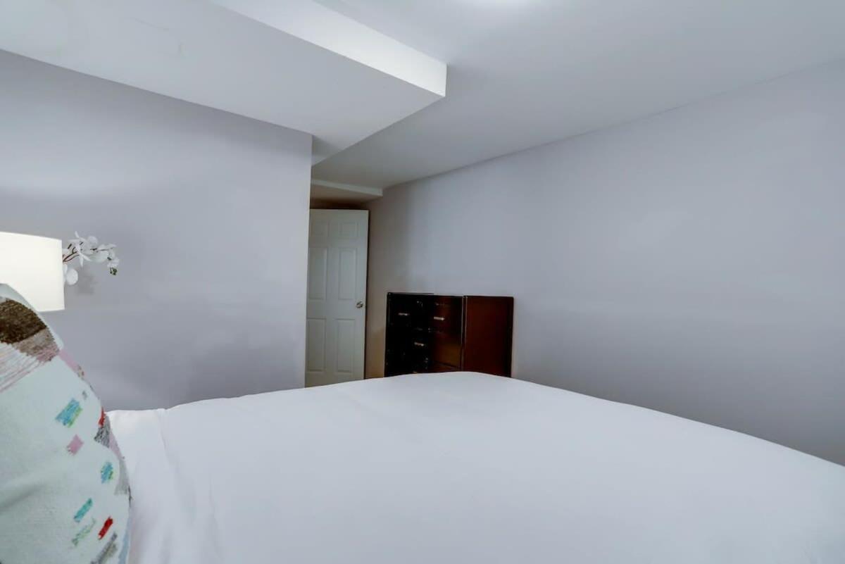 Beautiful 2 Bedroom Across From The House Of Representatives Lejlighed